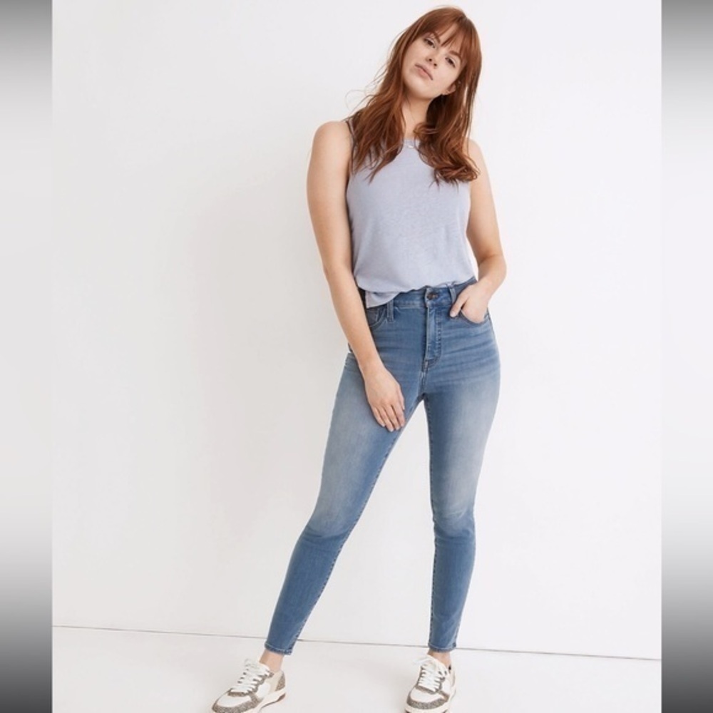 Madewell Curvy Roadtripper Supersoft Jeggings in Blue Sunbury Wash